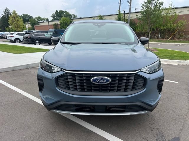 Used 2025 Ford Escape Active w/ Tech Pack #1 AWD/4WD image 2