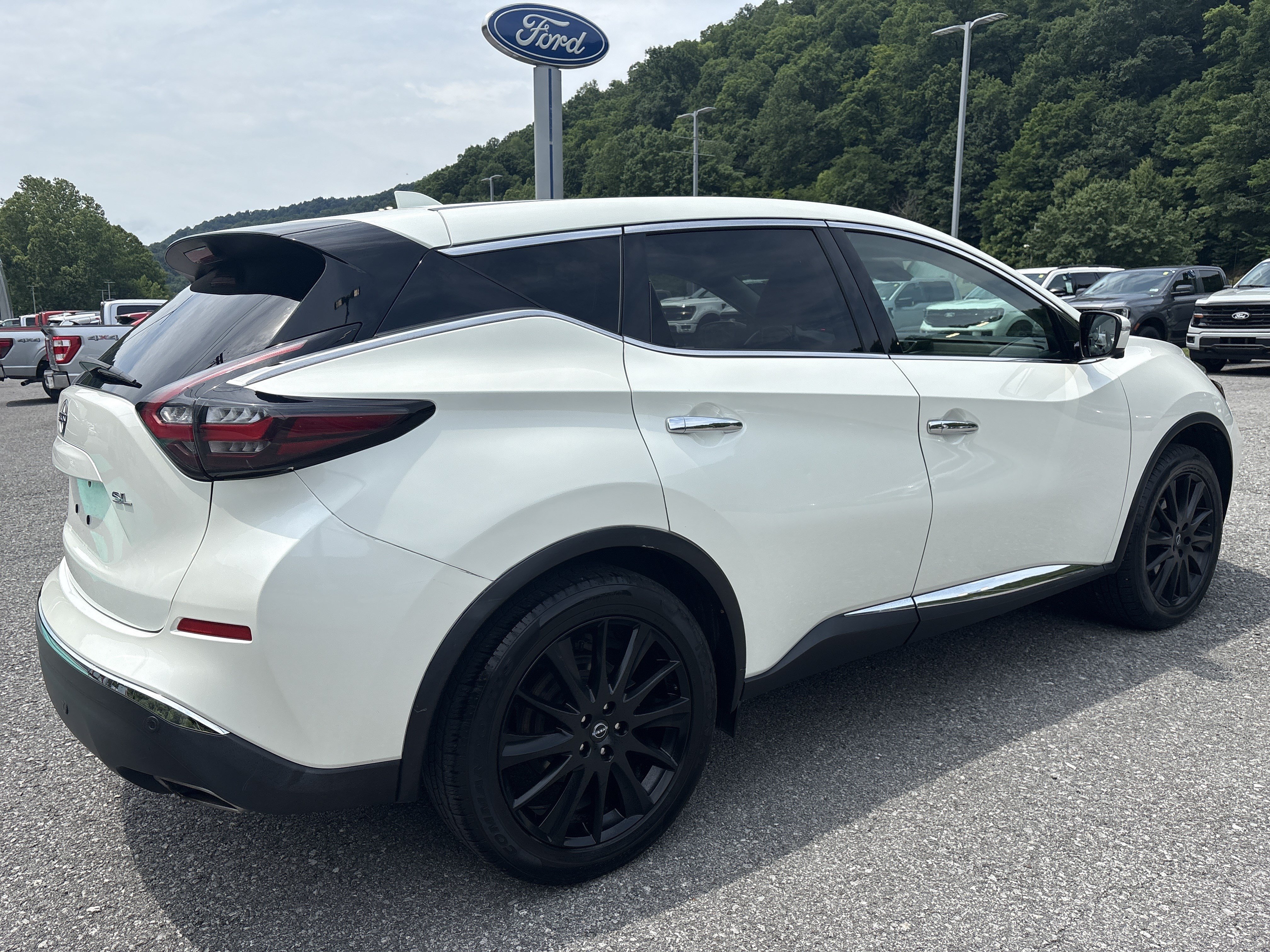 Used 2023 Nissan Murano SL w/ SL Moonroof Package FWD image 4