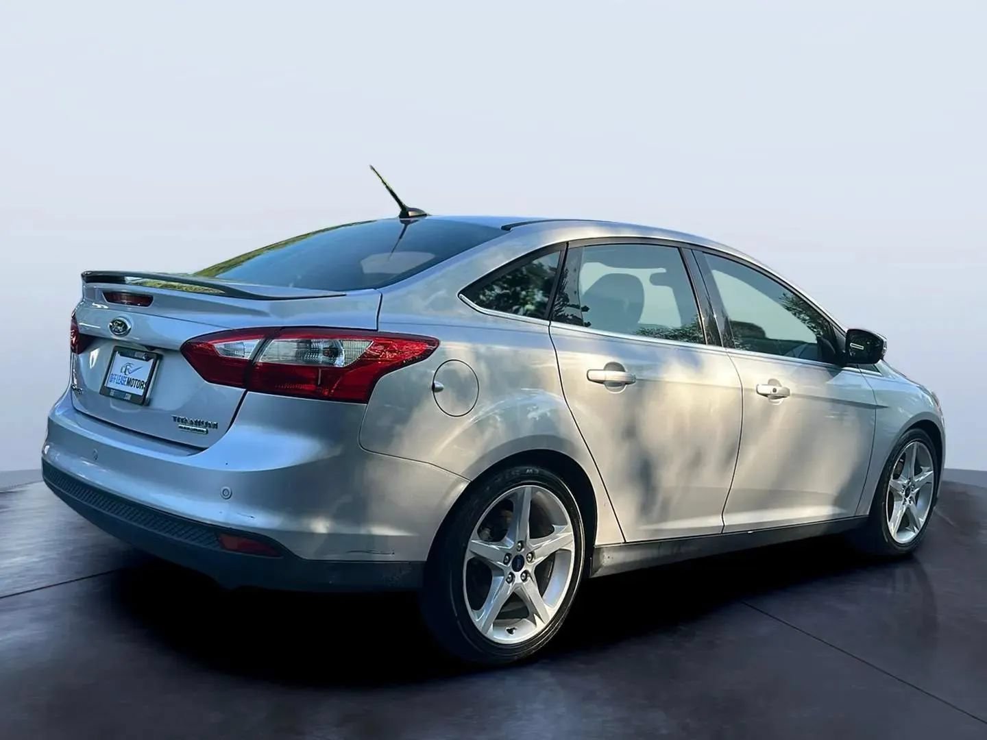 Used 2013 Ford Focus Titanium w/ Titanium Handling Pkg FWD image 5