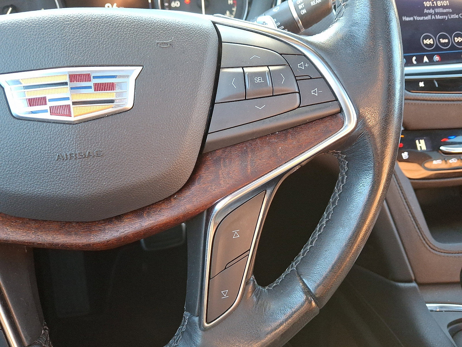 Certified 2023 Cadillac XT5 Sportv w/ Technology Package image 29