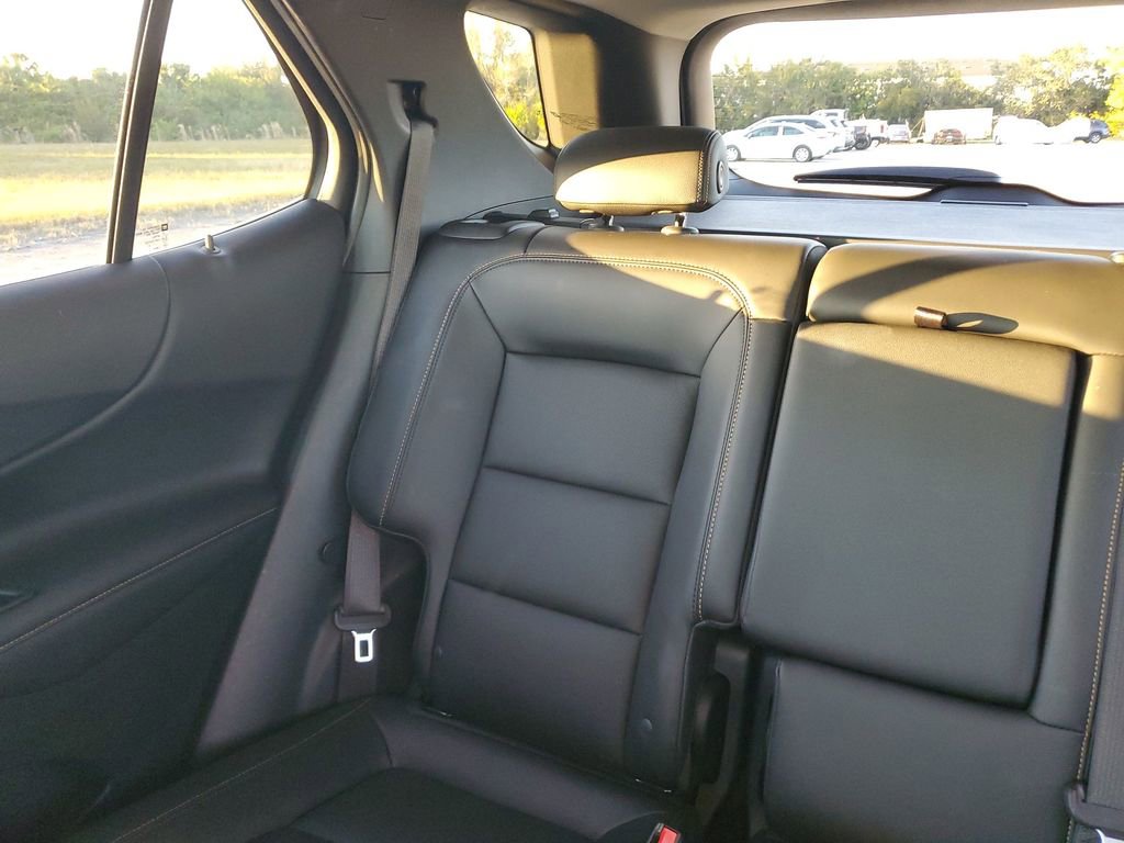 Used 2018 Chevrolet Equinox Premier image 12