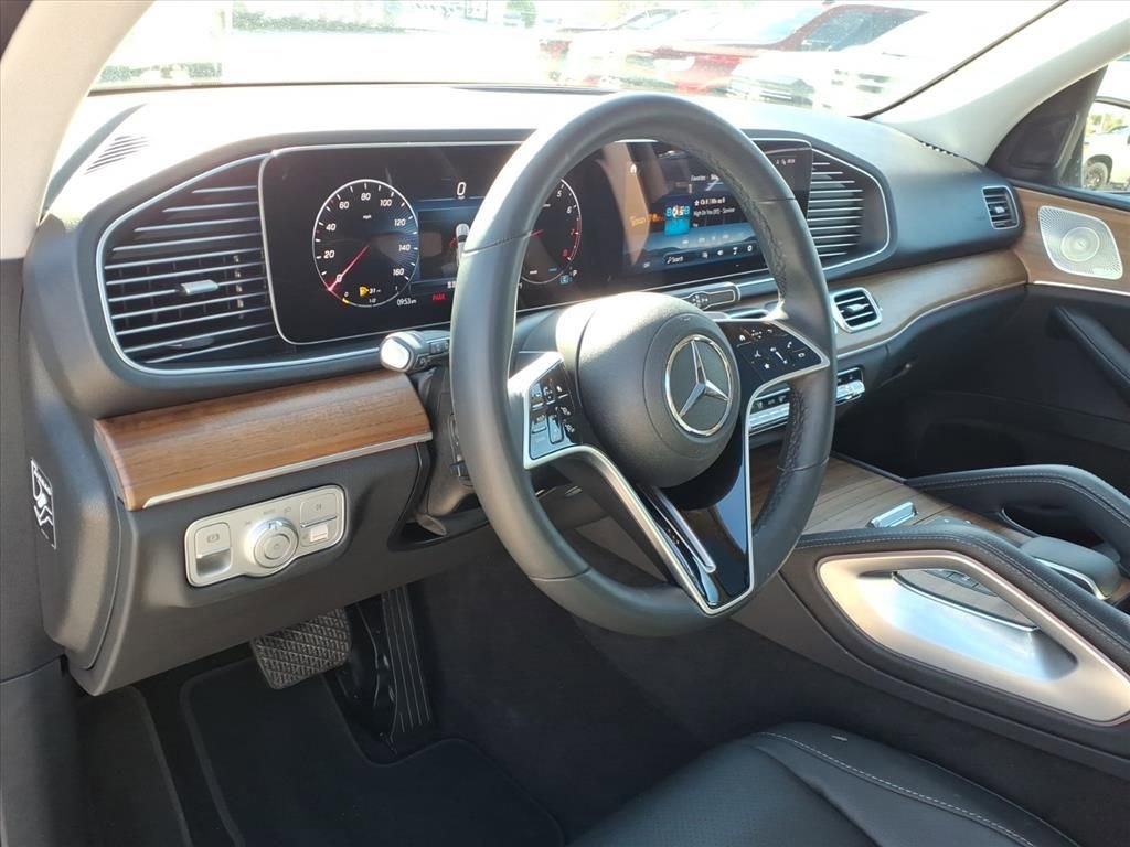 Used 2024 Mercedes-Benz GLE 350 4MATIC w/ Winter Package image 18