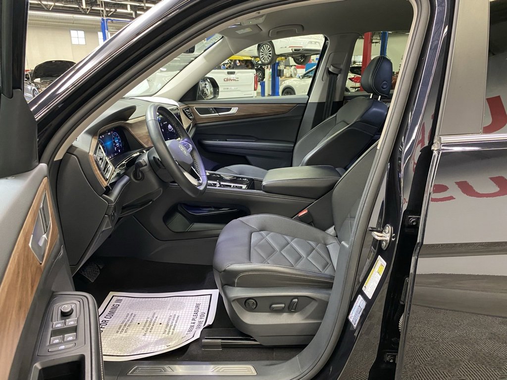 Used 2024 Volkswagen Atlas SE image 27