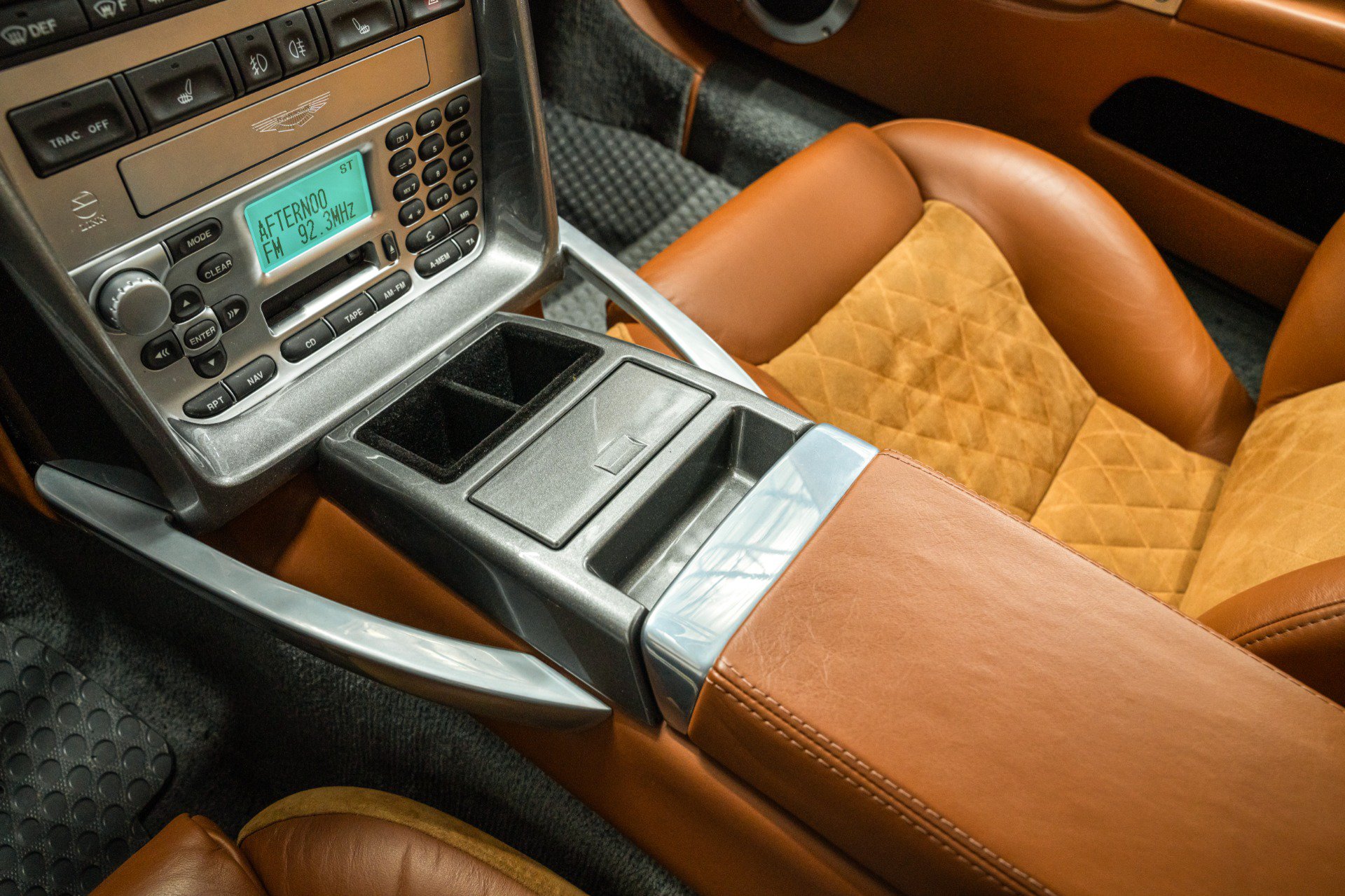 Used 2003 Aston Martin Vanquish RWD image 29