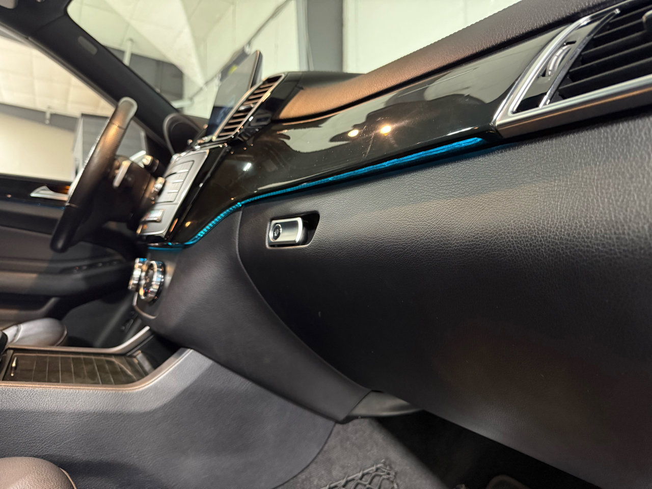 Used 2019 Mercedes-Benz GLS 450 4MATIC w/ Premium 1 Package image 28