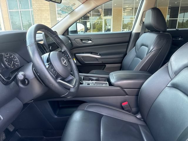 Used 2023 Nissan Pathfinder SL FWD image 8