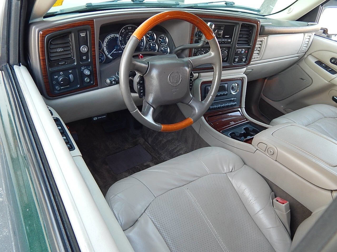 Used 2002 Cadillac Escalade 2WD image 11