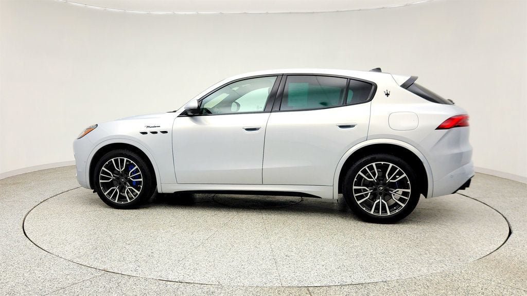Used 2023 Maserati Grecale Modena AWD/4WD image 8