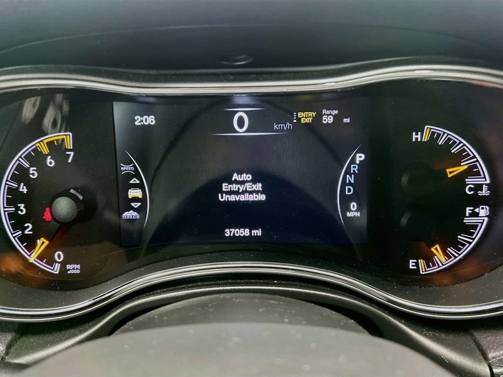 Used 2021 Jeep Grand Cherokee Trailhawk w/ Trailhawk Luxury Group AWD/4WD image 33