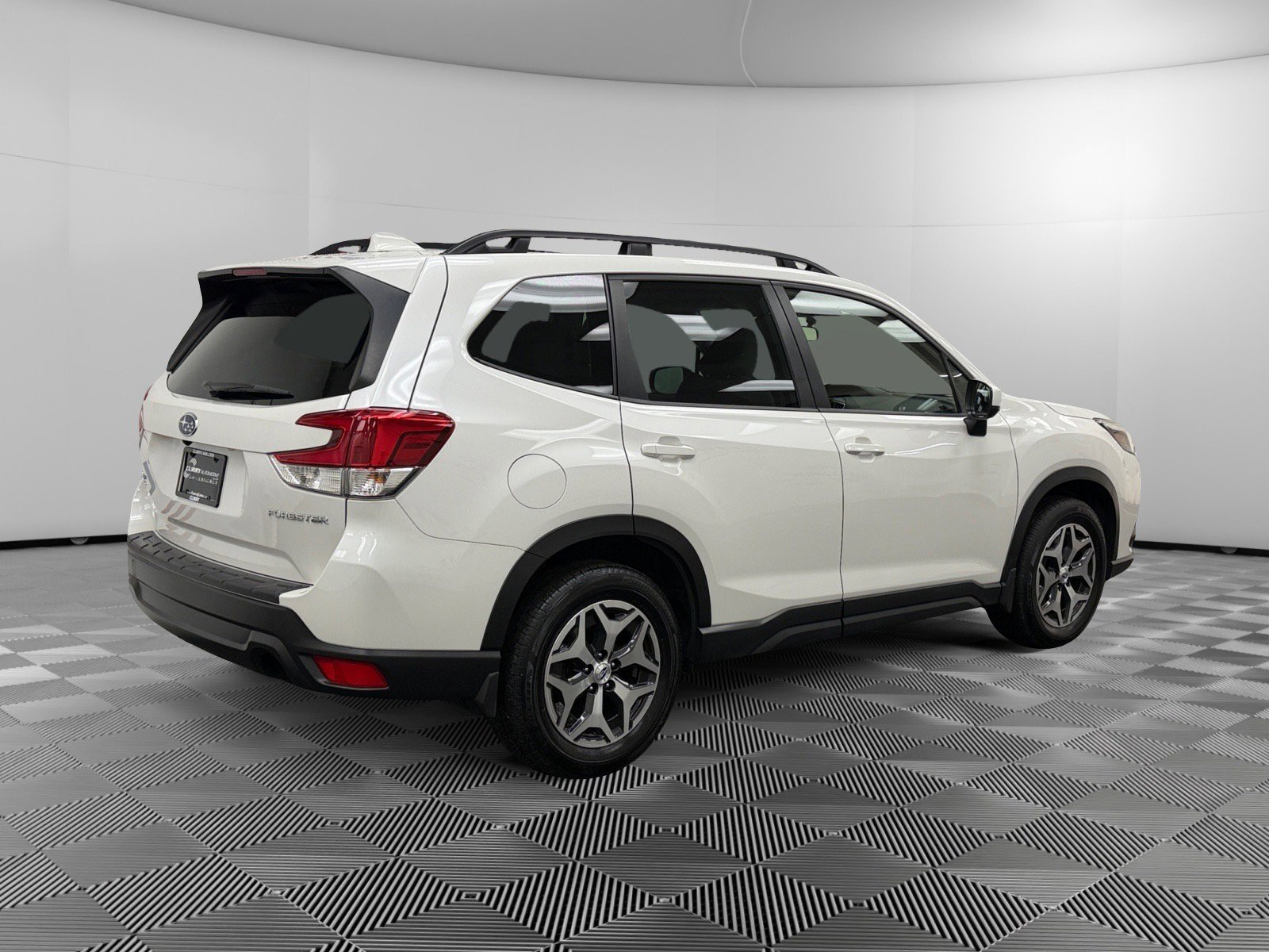 Used 2023 Subaru Forester Premium image 5