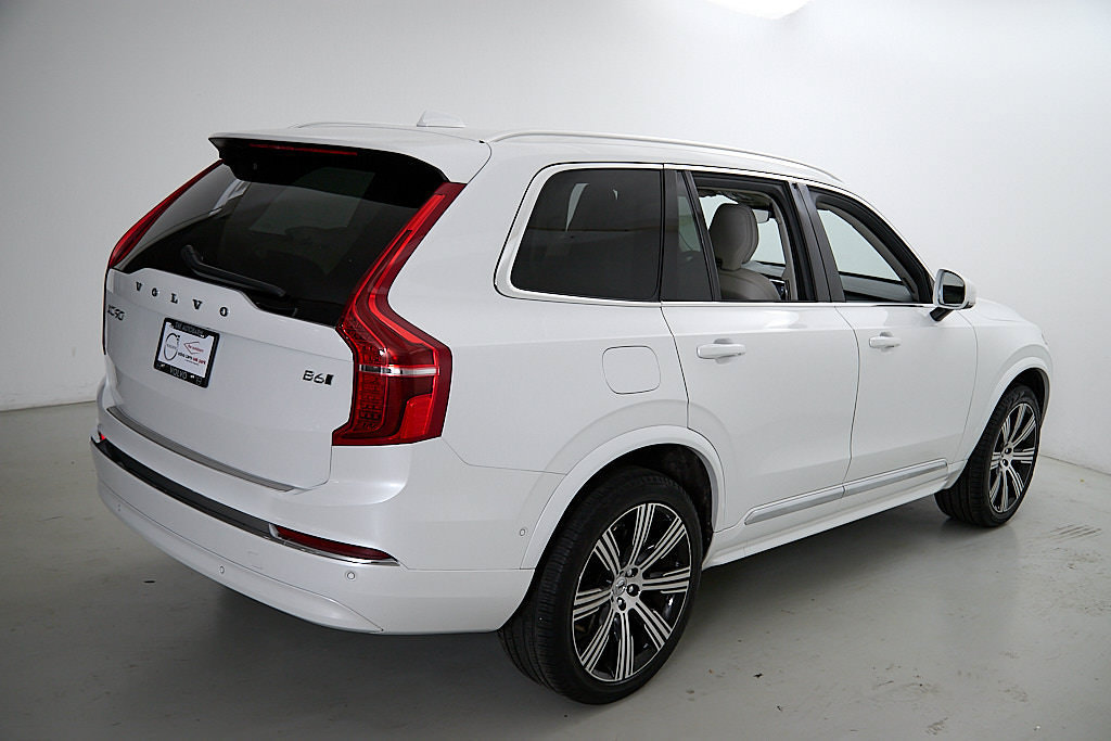Certified 2024 Volvo XC90 B6 Plus w/ Protection Package Premier AWD/4WD image 7