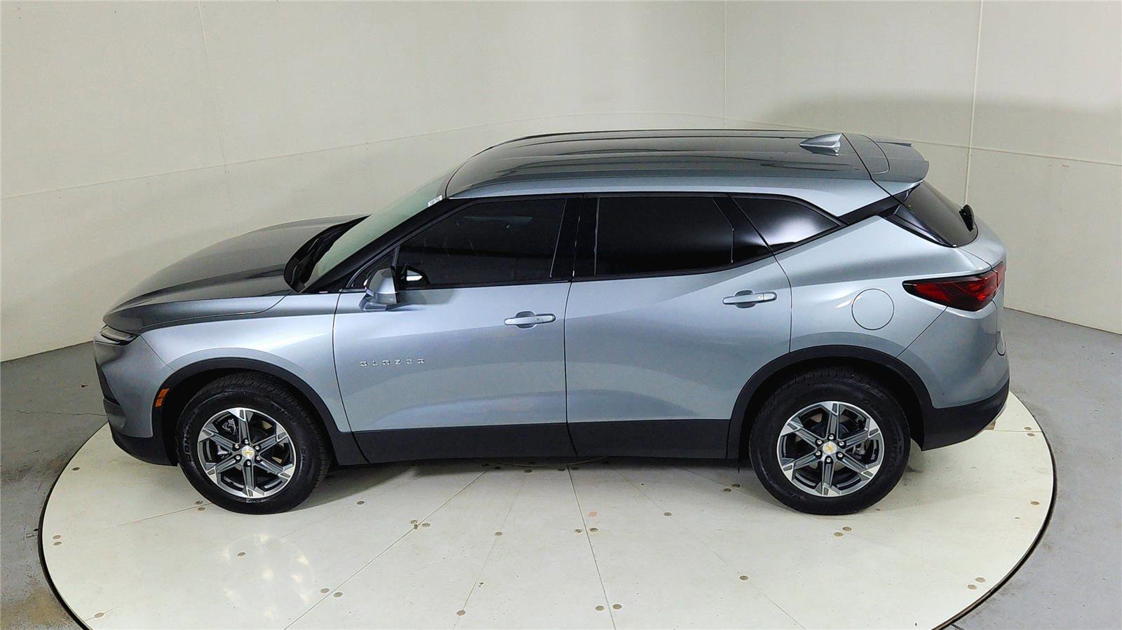 Used 2024 Chevrolet Blazer LT image 19