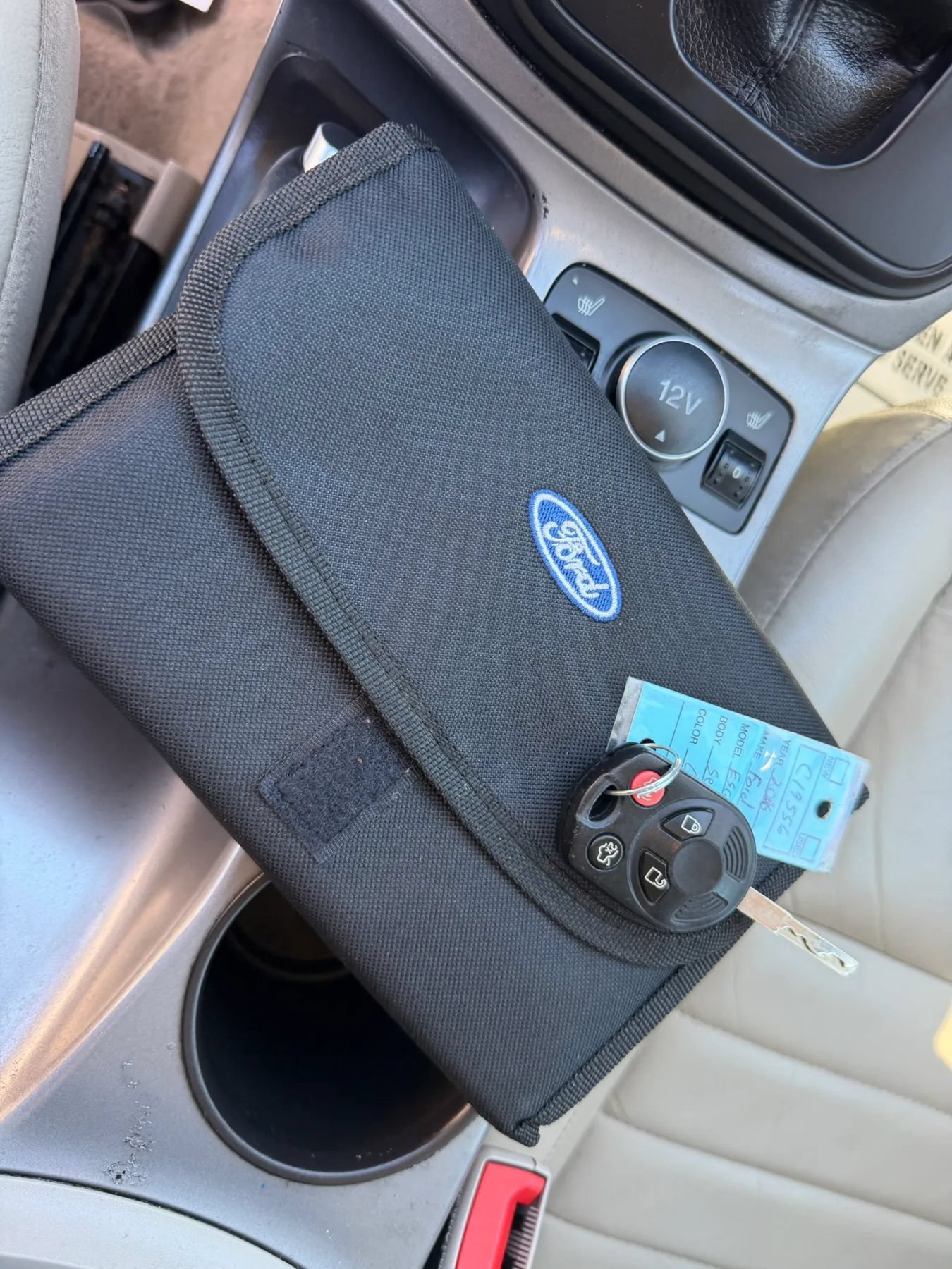 Used 2016 Ford Escape SE w/ SE Leather Comfort Package FWD image 36