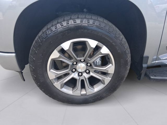 Used 2024 Chevrolet Silverado 1500 High Country w/ Technology Package AWD/4WD image 9