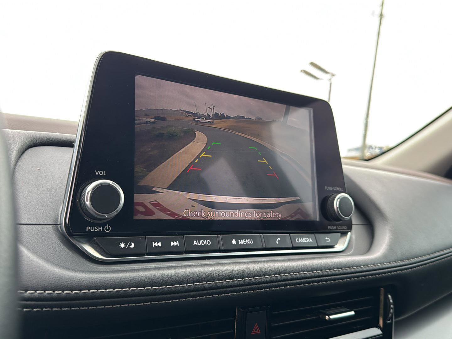 Used 2022 Nissan Rogue SV image 24