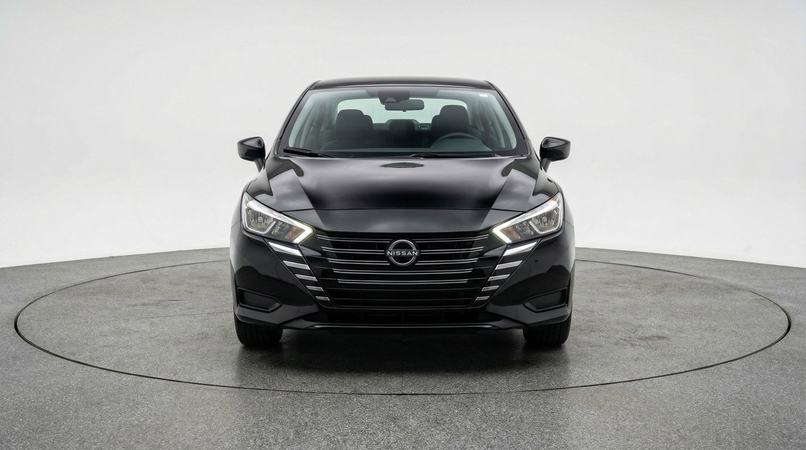 Used 2025 Nissan Versa SV image 2