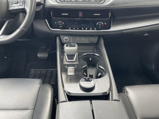 Used 2021 Nissan Rogue SV w/ Premium Package image 11