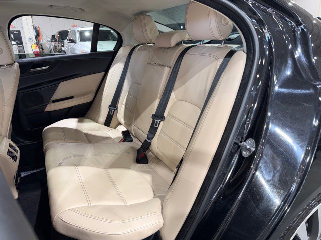 Used 2017 Jaguar XE Prestige image 13