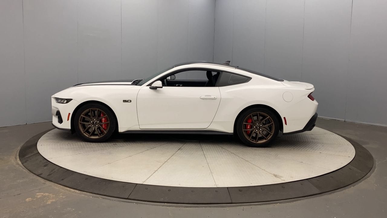 Used 2024 Ford Mustang GT Premium RWD image 2