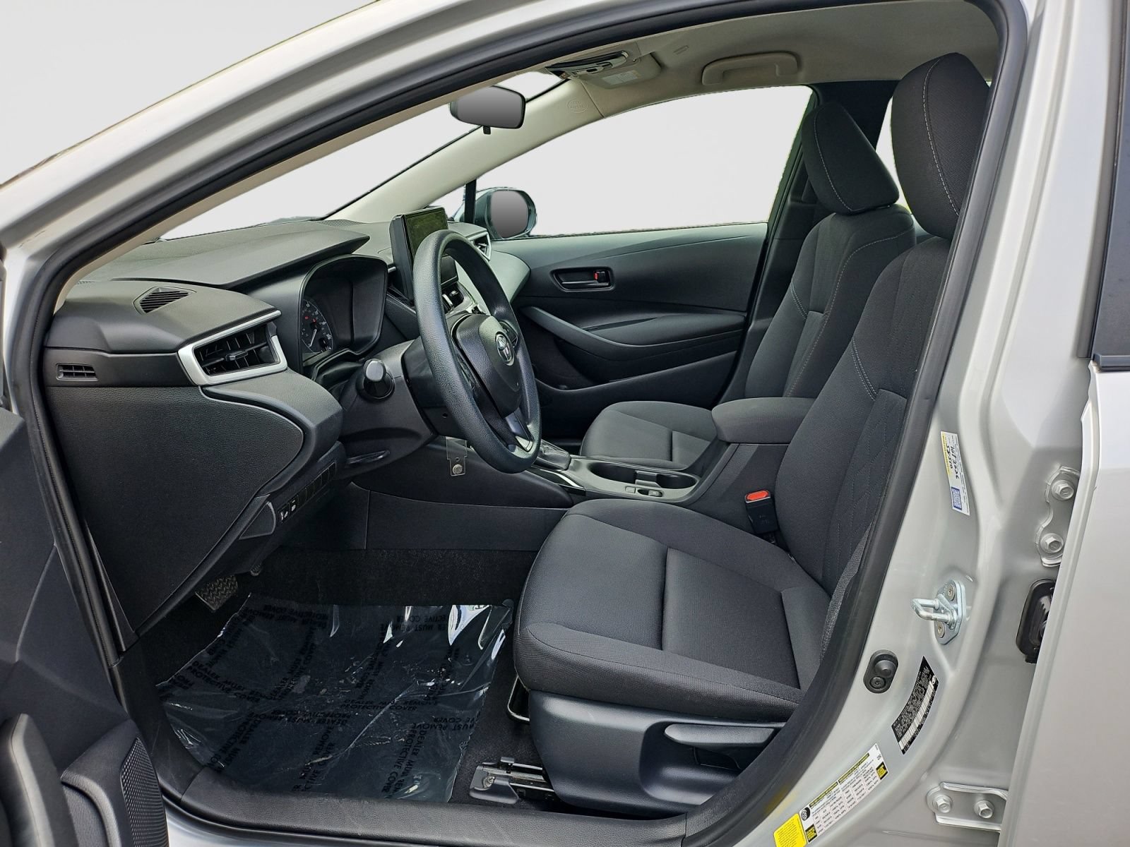 Used 2025 Toyota Corolla LE FWD image 22