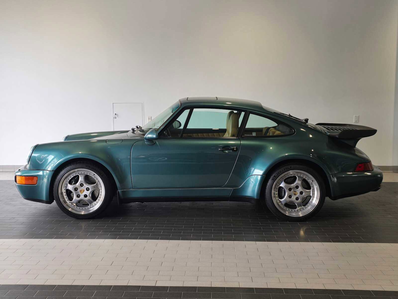 Used 1991 Porsche 911 Turbo image 2