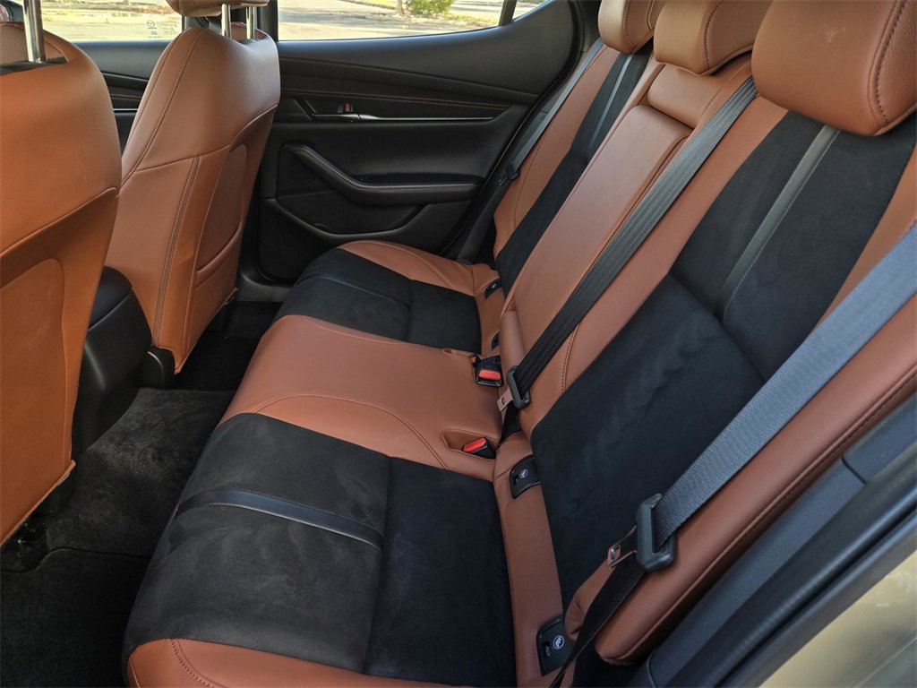 Certified 2025 MAZDA MAZDA3 Carbon w/ Appearance Package image 12