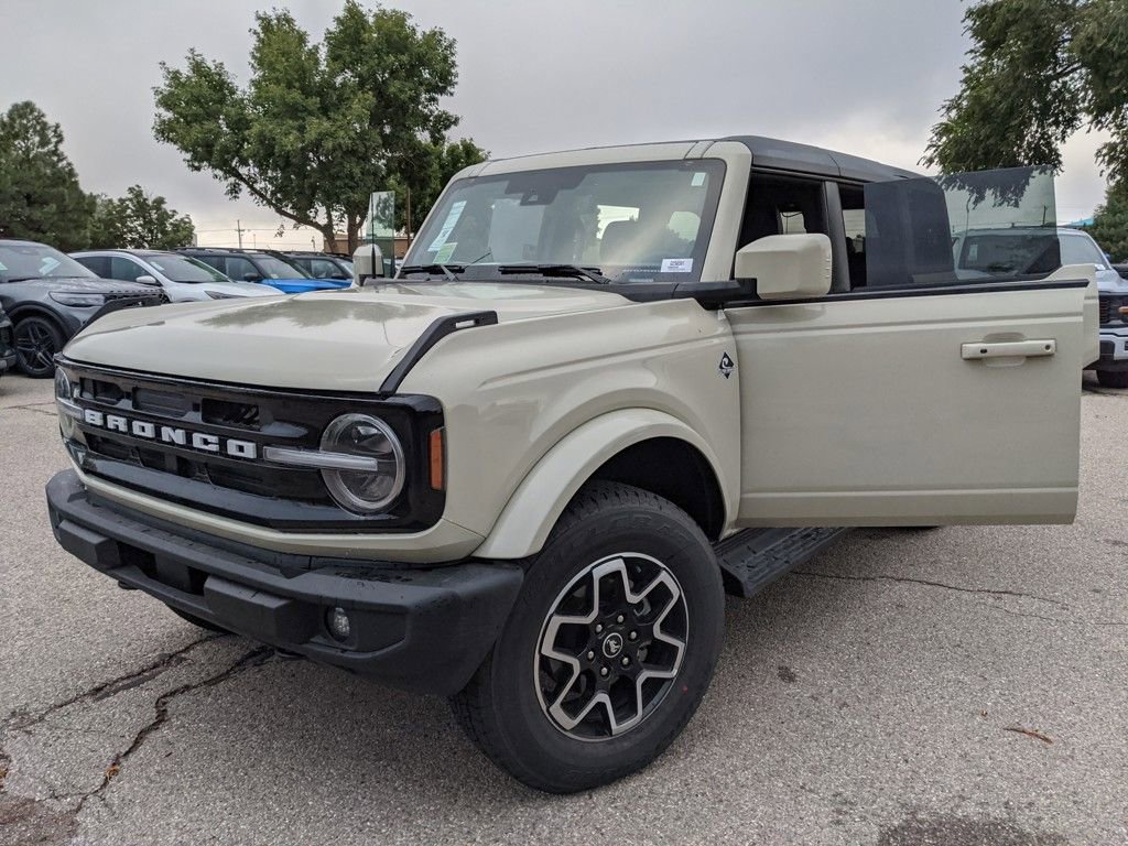 New 2025 Ford Bronco Outer Banks image 11