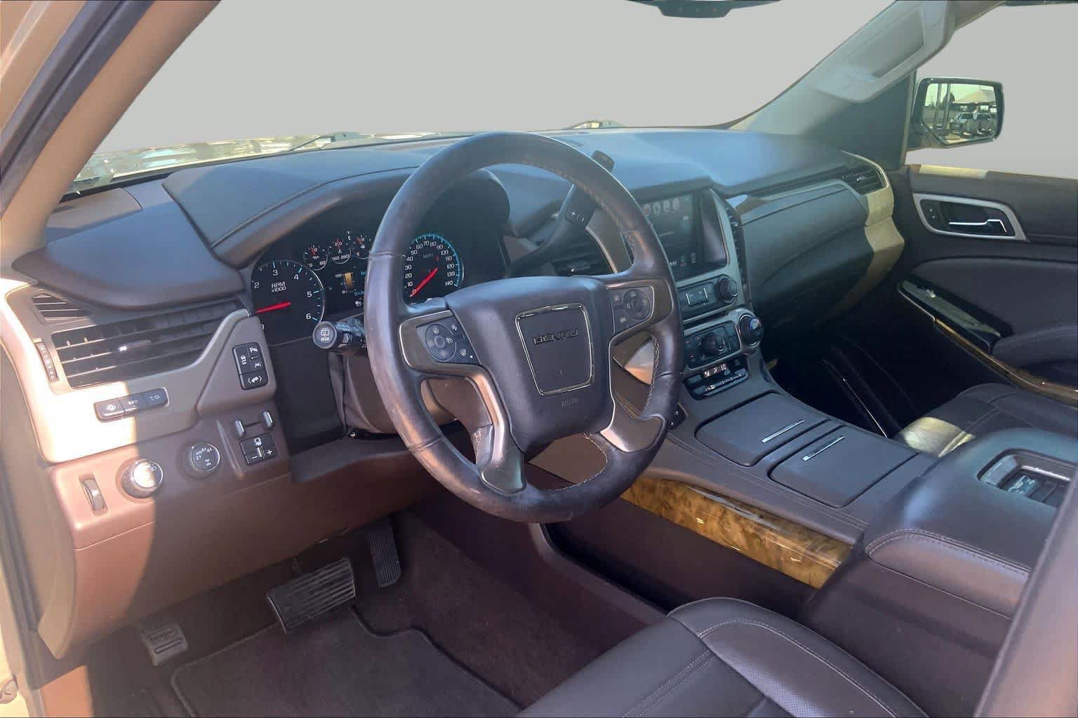 Used 2017 GMC Yukon XL Denali w/ Open Road Package AWD/4WD image 17