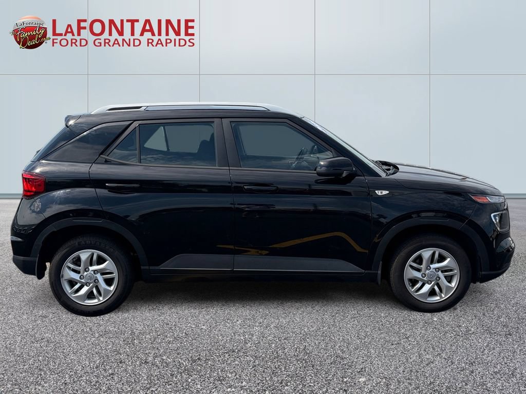 Used 2020 Hyundai Venue SEL FWD image 8