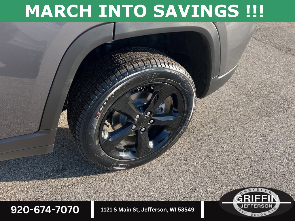 New 2025 Jeep Grand Cherokee Limited w/ Black Appearance Package image 11