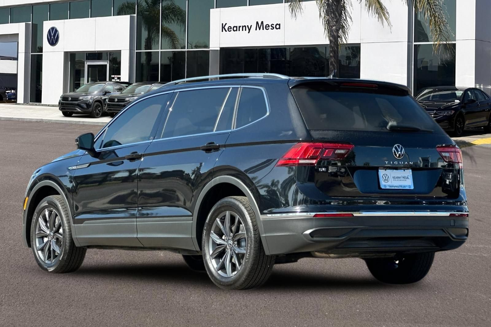 Used 2023 Volkswagen Tiguan SE FWD image 6