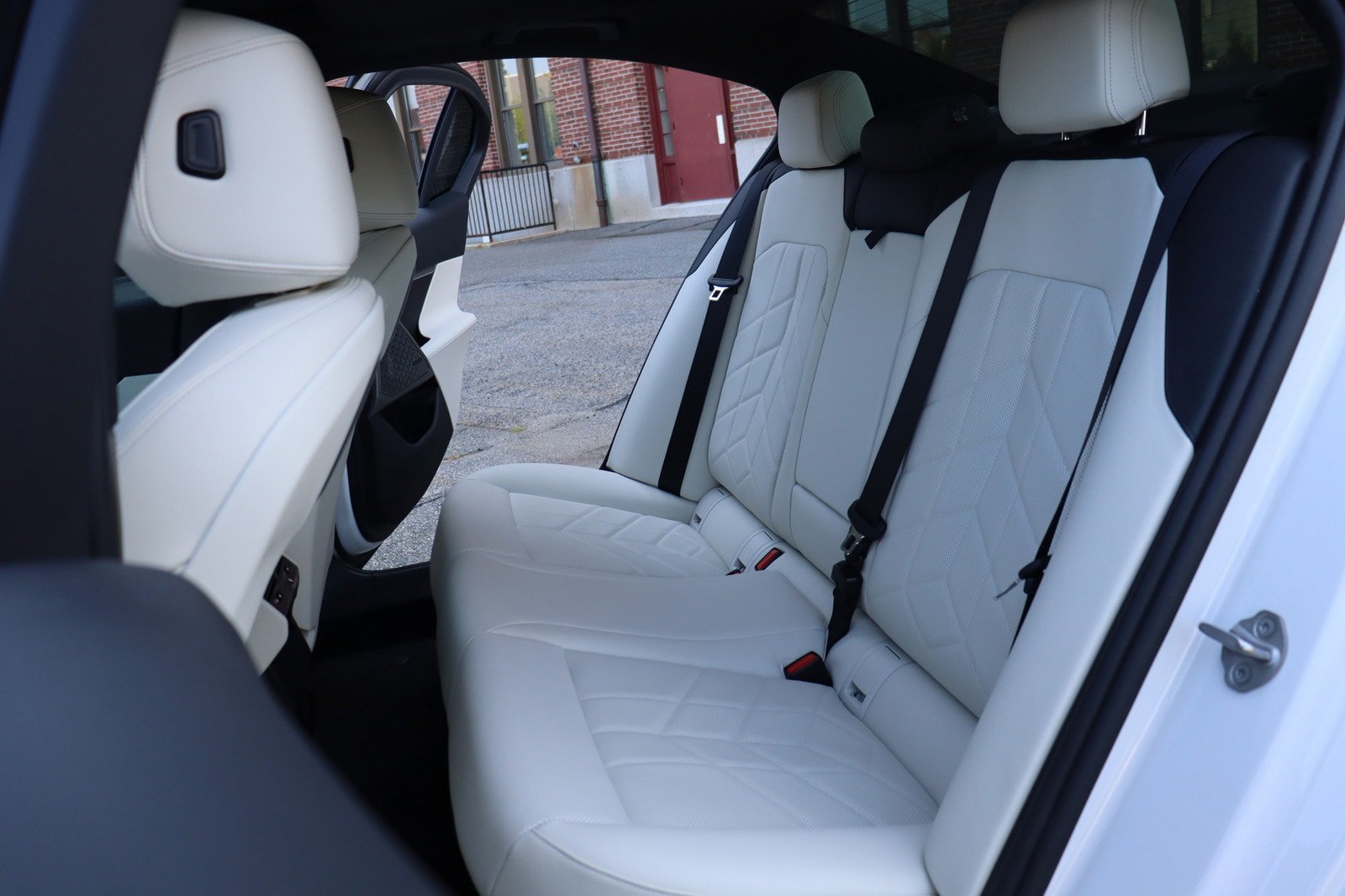 Used 2024 BMW i5 M60 w/ Premium Package AWD/4WD image 20