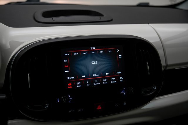 Used 2020 FIAT 500L Lounge image 27