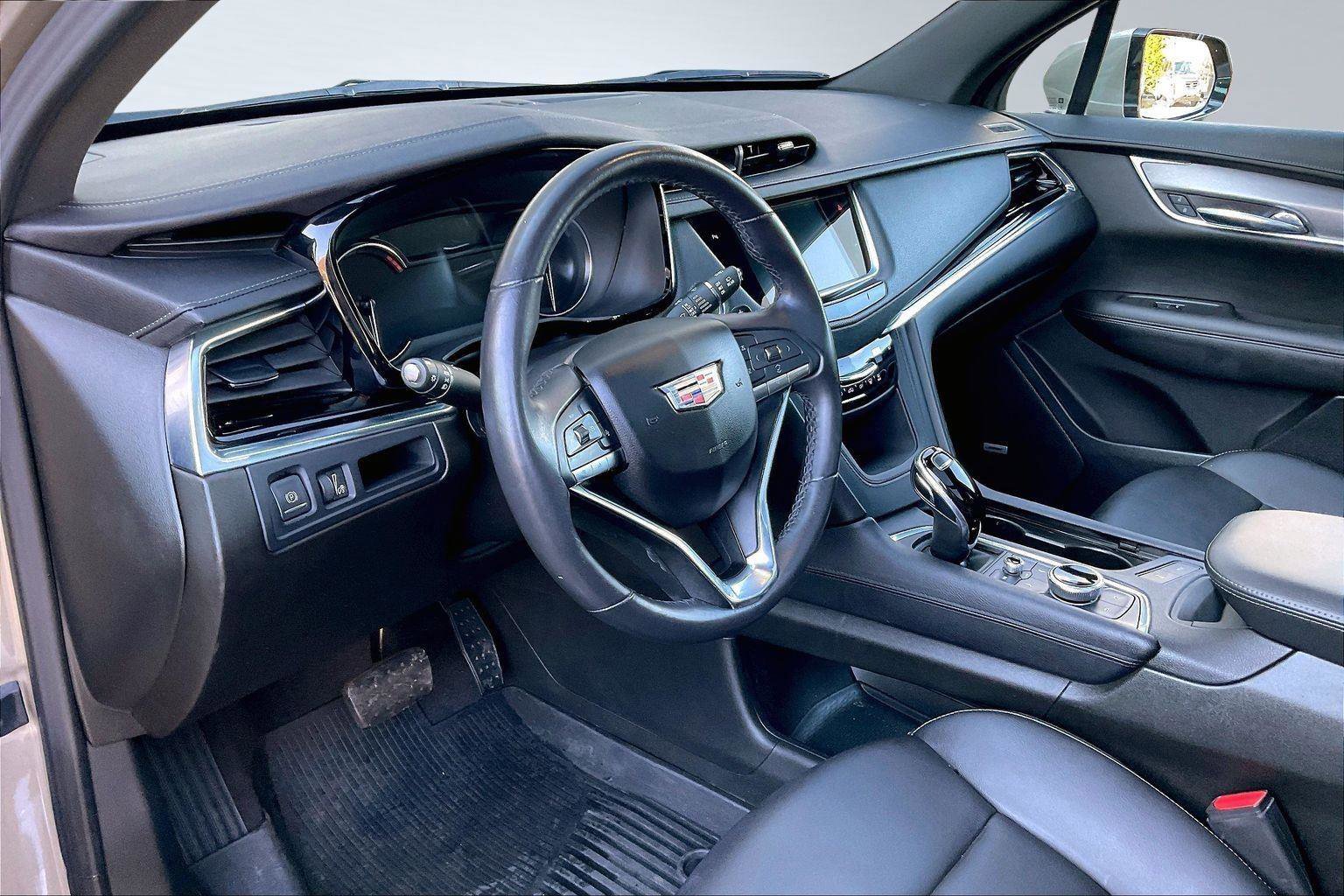 Used 2023 Cadillac XT6 Luxury image 15