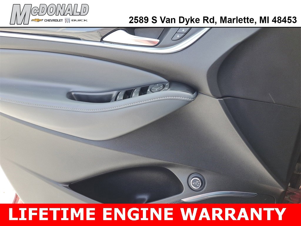 Used 2022 Buick Enclave Essence image 19