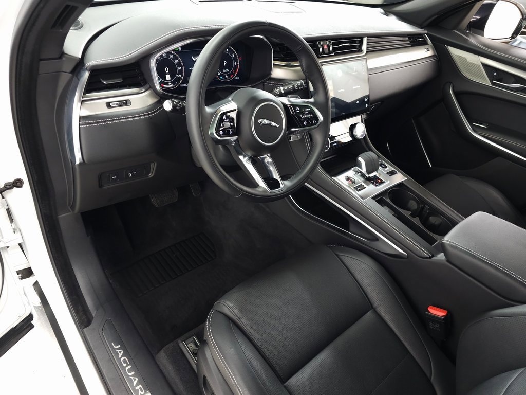 Certified 2025 Jaguar F-PACE R-Dynamic S image 16