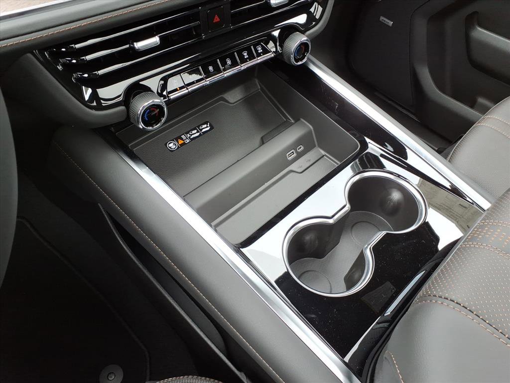 New 2026 Chevrolet Suburban High Country image 16