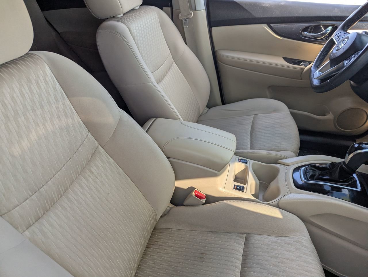 Used 2017 Nissan Rogue SV image 15