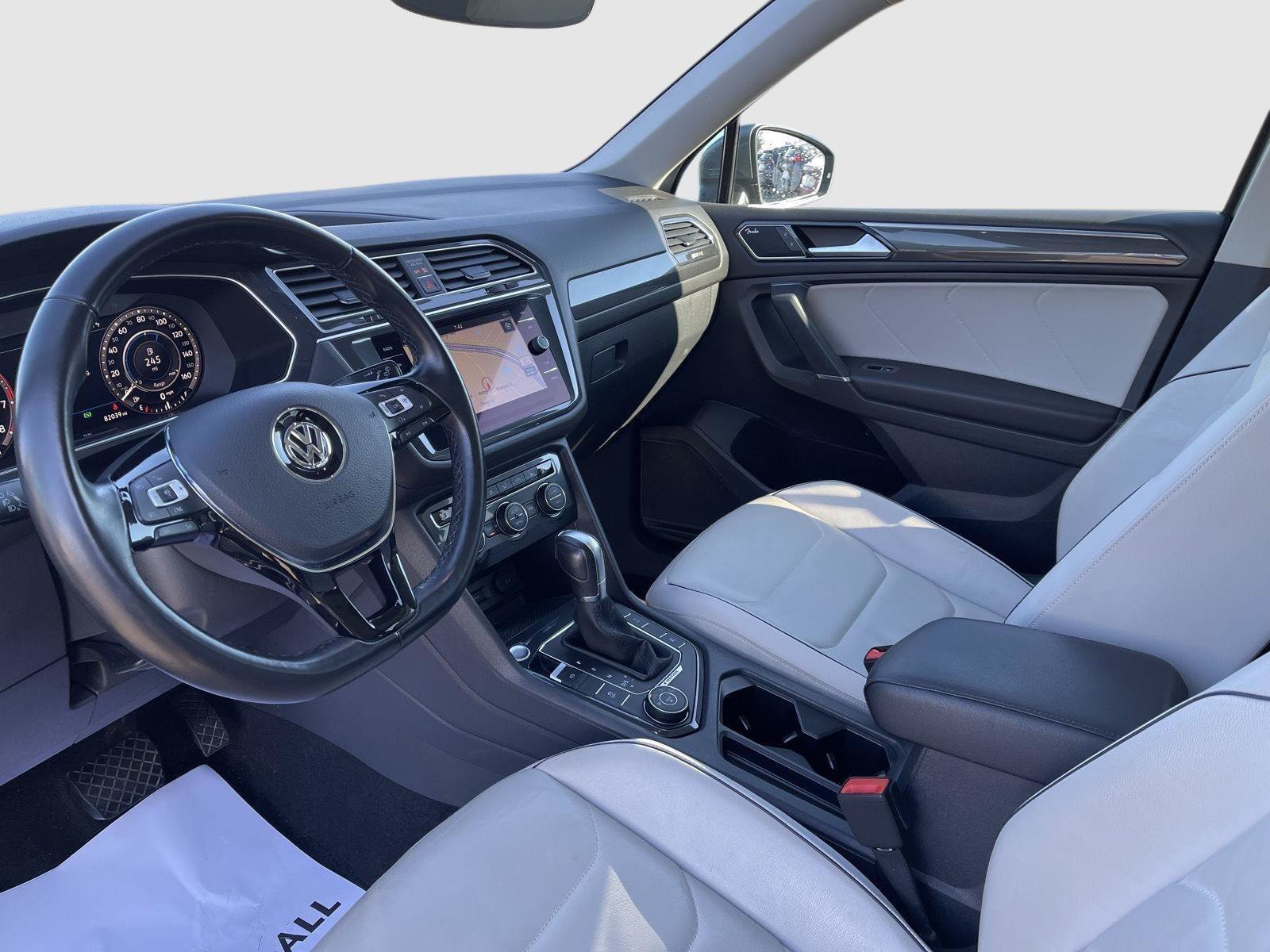 Used 2018 Volkswagen Tiguan SEL Premium AWD/4WD image 4