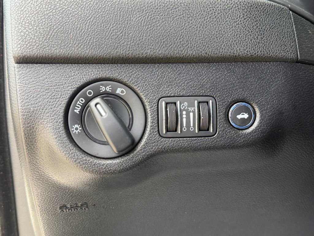 Used 2023 Dodge Charger SXT RWD image 31