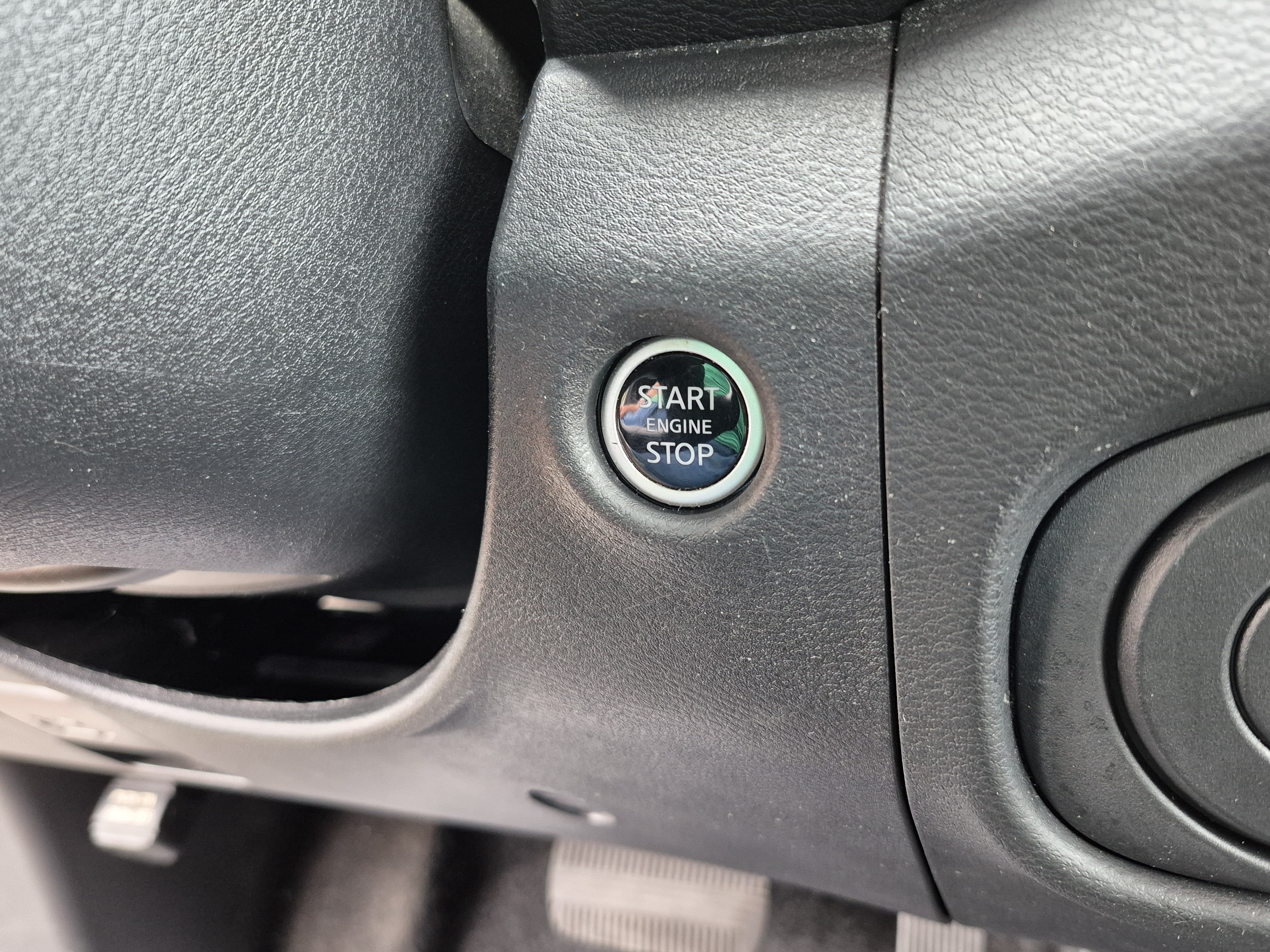 Certified 2024 Nissan Frontier SV RWD image 33