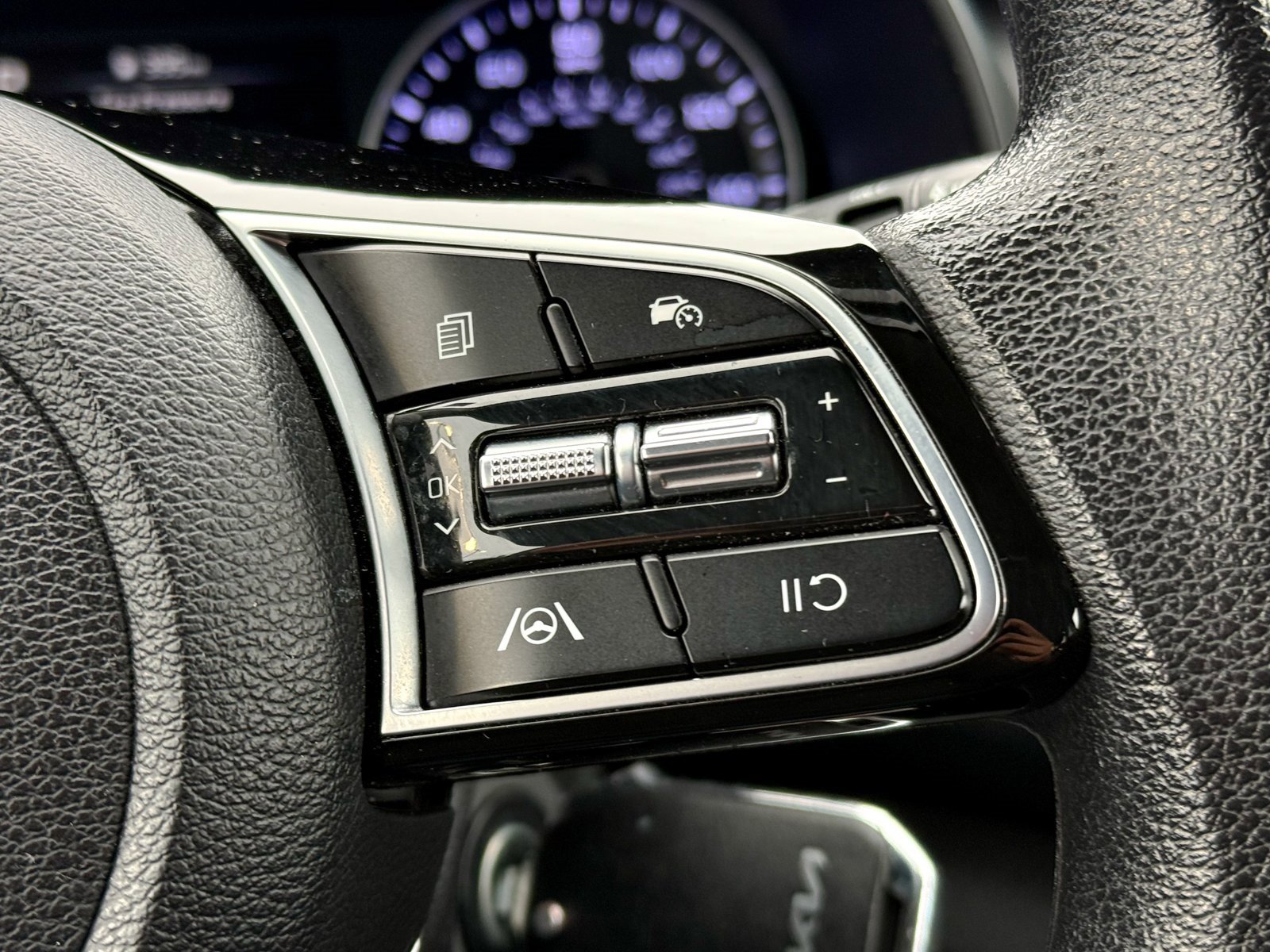 Used 2023 Kia Forte LXS w/ LXS Technology Package image 24