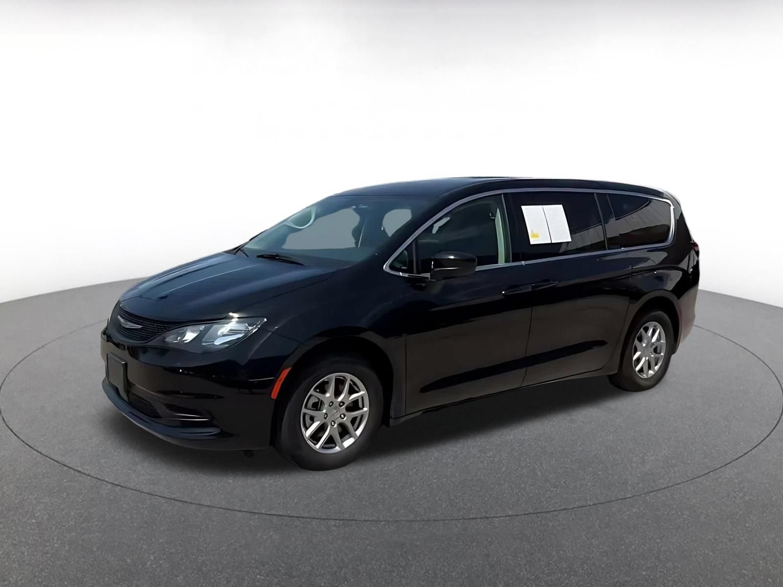Used 2024 Chrysler Voyager LX FWD image 8