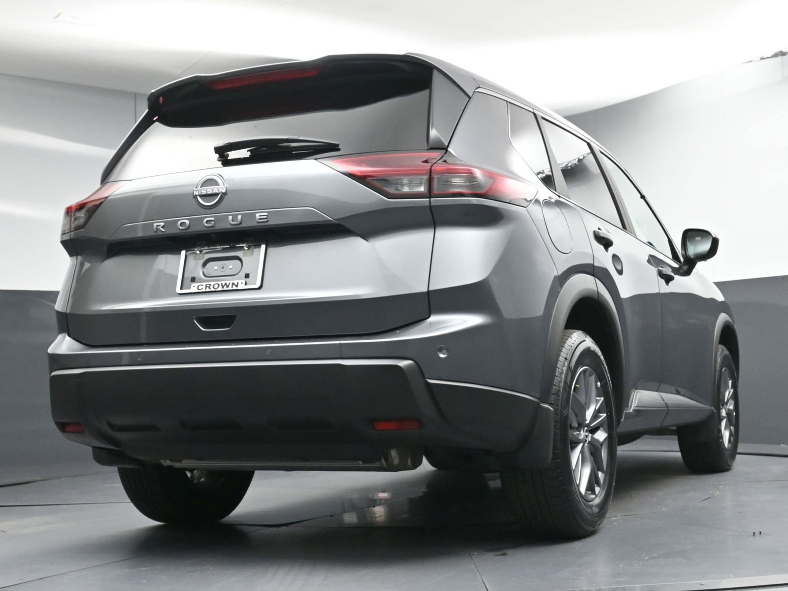 Used 2025 Nissan Rogue S image 23