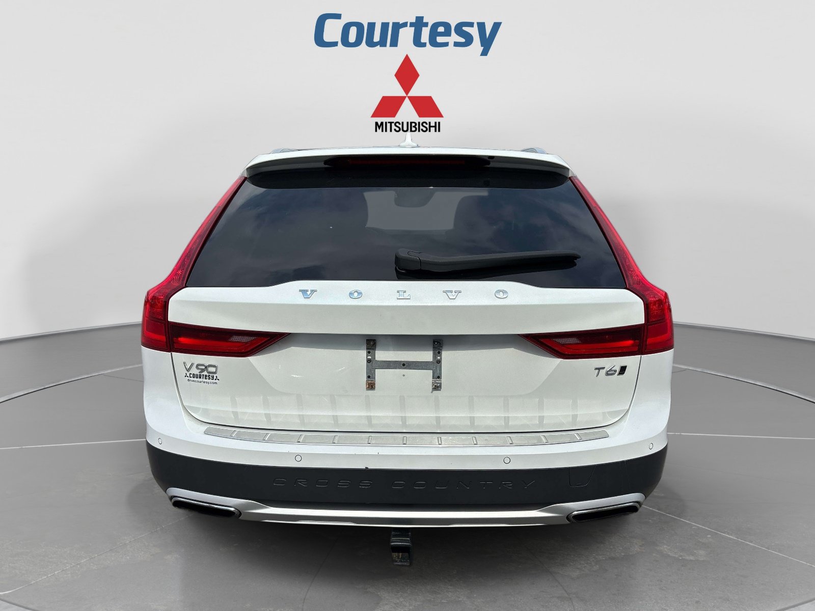 Used 2020 Volvo V90 T6 Cross Country w/ Protection Package Premier AWD/4WD image 4