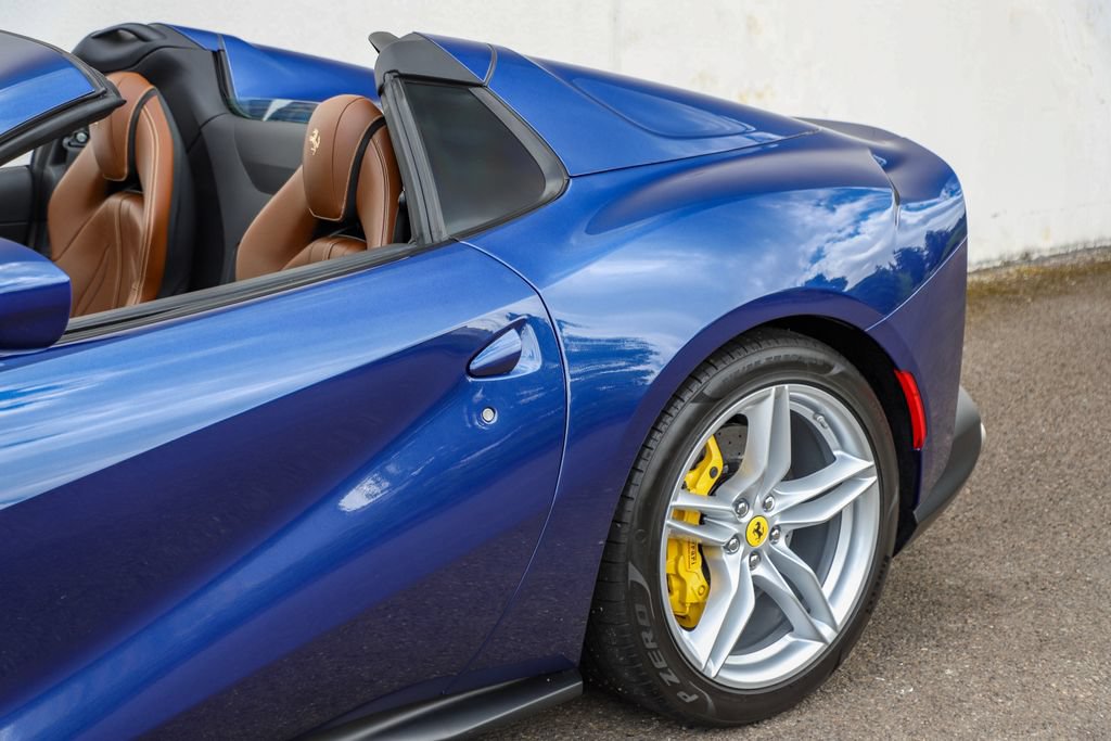 Used 2021 Ferrari 812 GTS RWD image 42
