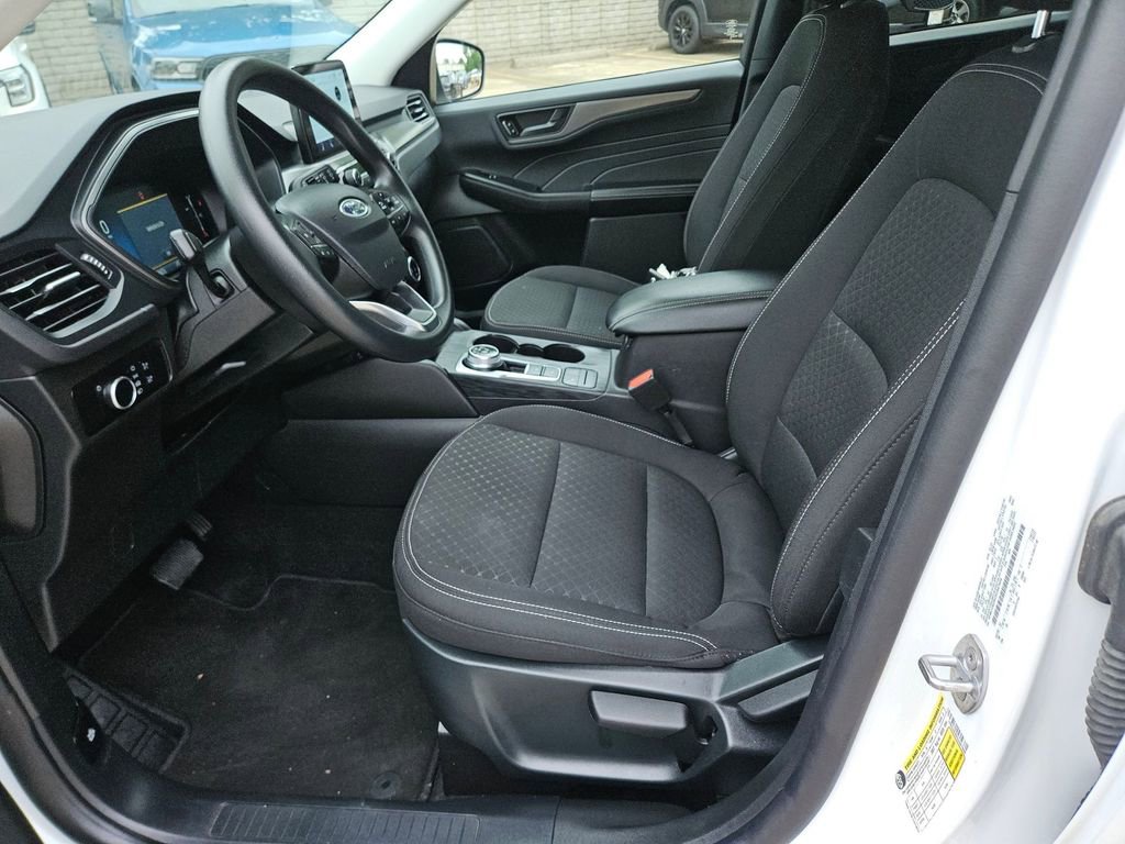 Used 2025 Ford Escape Active AWD/4WD image 11
