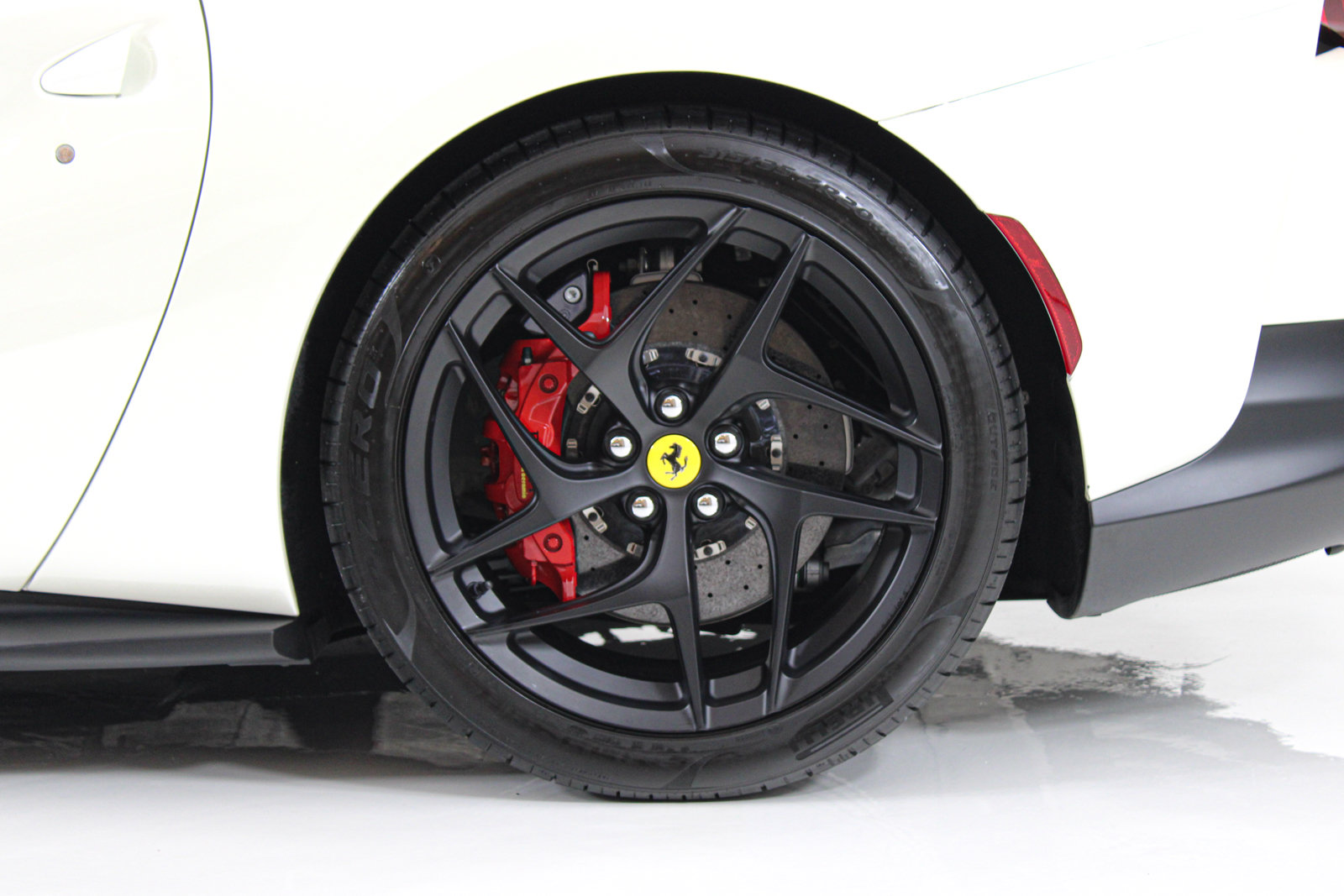 Used 2020 Ferrari 812 Superfast RWD image 20