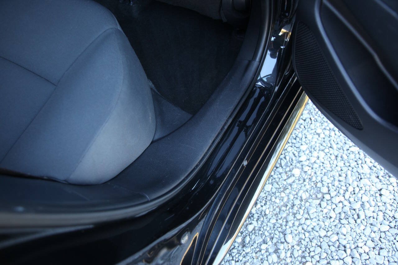 Used 2021 Toyota Corolla LE FWD image 49