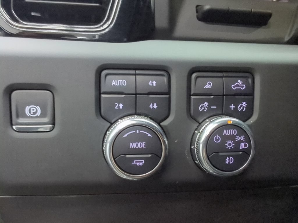 Used 2025 GMC Sierra 2500 AT4X AWD/4WD image 13
